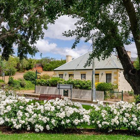 Bridge Cottages Sargeants & Armoury Cottages 1823 - History & Charm Richmond Bagian luar foto