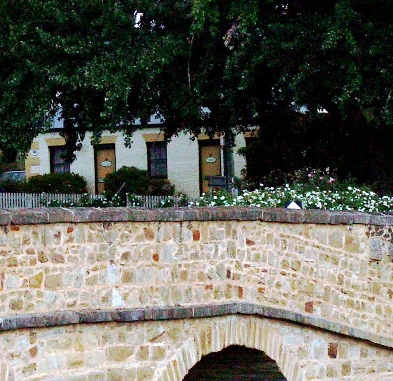 Bridge Cottages Sargeants & Armoury Cottages 1823 - History & Charm Richmond Bagian luar foto